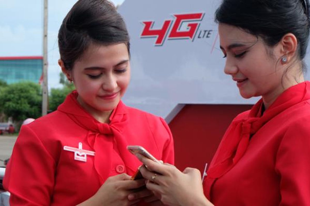 Ilustrasi pengguna smartphone 4G Telkomsel.