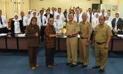 Sekda Jawa Barat Perkenalkan Program Satu Perawat Satu Desa