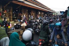 Pasar Tasikmalaya Ramai Jelang Ramadhan, Warga Berjubel dan Jalanan Macet