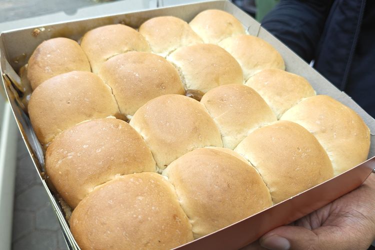 Roti Maros, Buah Tangan Klasik yang Melegenda di Lintas Jalan Sulawesi Selatan