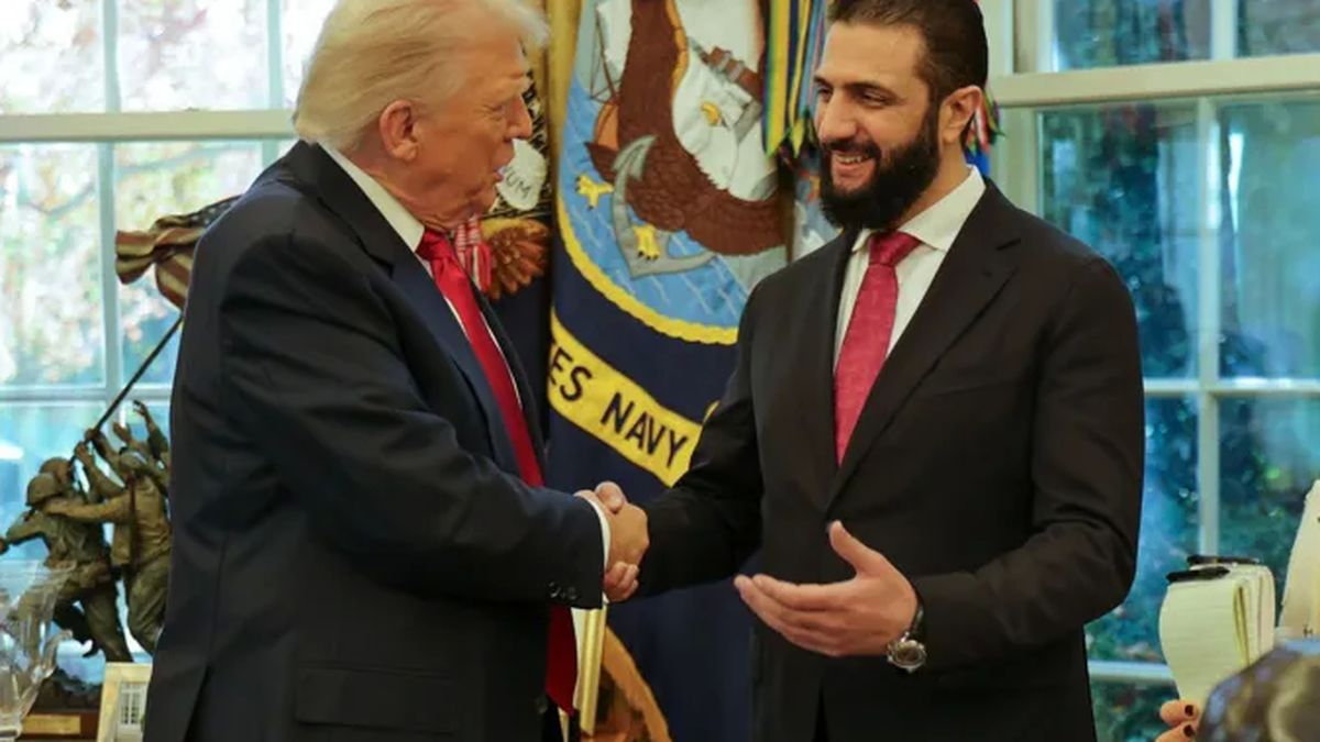 Trump Sengaja Dekati Al-Sharaa, Suriah Disiapkan Jadi Alternatif Selat Hormuz