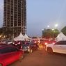 Penonton Formula E Bubar, Antrean Panjang Kendaraan Tampak di Area Parkir JiExpo