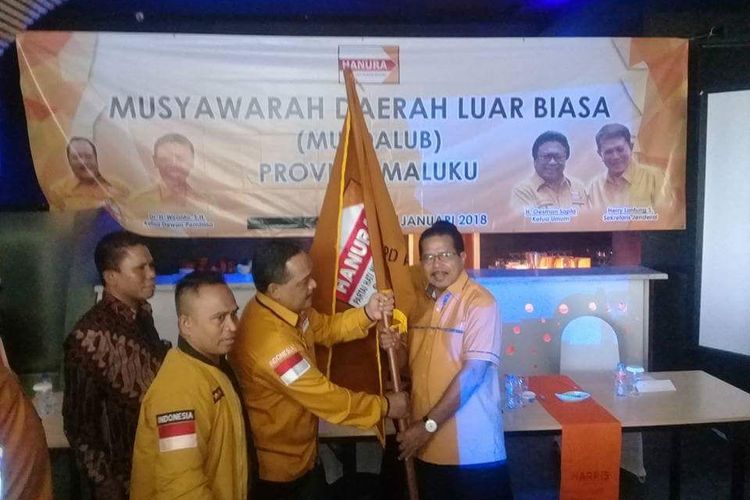 Bupati Kabupaten Seram Bagian Barat, Maluku, Muhamad Yasin Payapo terpilih secara aklamasi sebagai Ketua DPD Partai Hanura Maluku dalam Musyawarah Daerah Luar Biasa (Musdalub) yang berlangsung di Hotel Harris Jakarta, Rabu (24/1/2018).