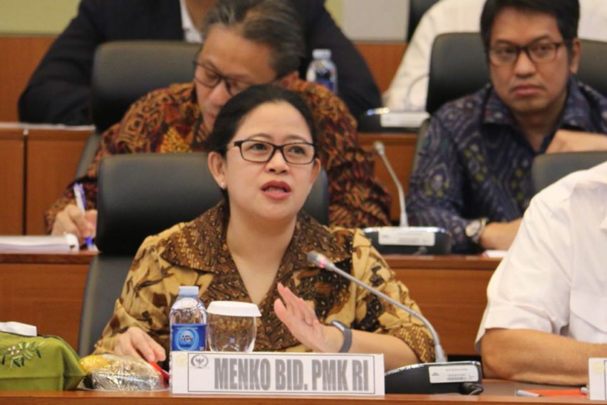 Menko PMK Puan Maharani saat mengikuti rapat pembahasan Rencana Kerja Anggaran (RKA) dalam RAPBN-P 2019 di Banggar DPR RI, Selasa (5/9/2018).
