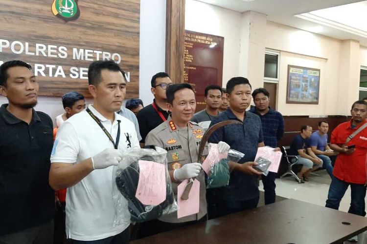 Pengungkapan empat perampok Warteg di Pesanggrahan oleh Polres Metro Jakarta Selatan, Minggu (26/1/2020)
