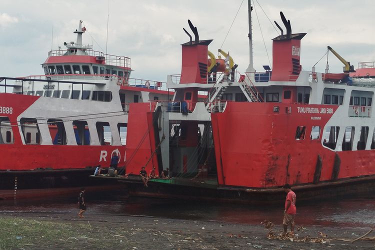KMP Tunu Pratama Jaya 5888 sandar di Dermaga Bulusan, Minggu (10/8/2025) 