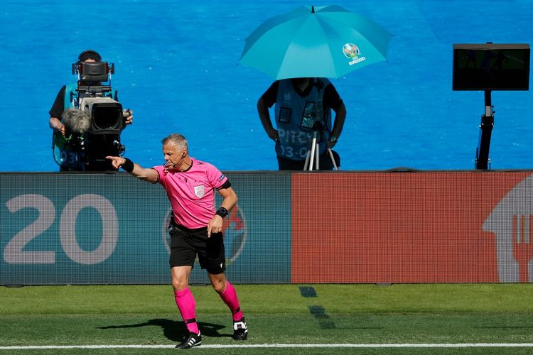 Wasit asal Belanda Bjorn Kuipers akan menjadi pengadil di partai final Euro 2020 antara timnas Inggris dan timnas Italia pada Senin (12/7/2021) dini hari WIB.