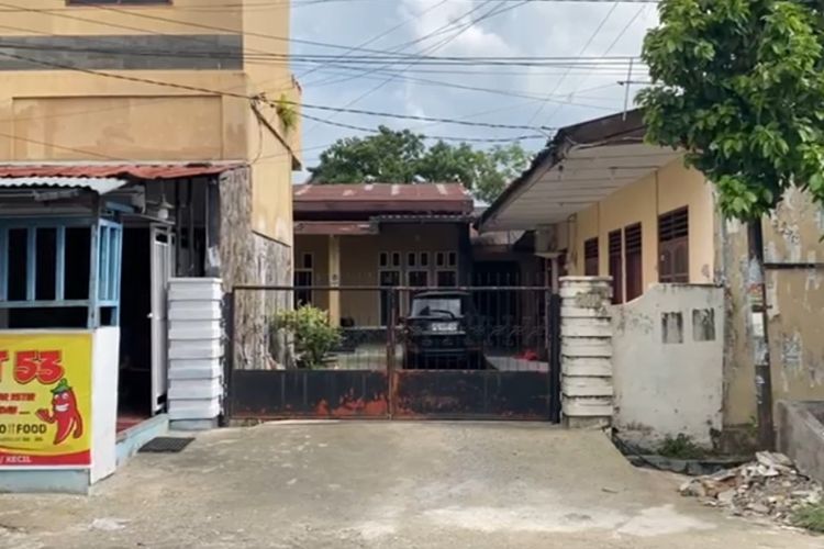 Suasana lokasi sepeda motor NH (21) dicuri oleh pria di Jalan Berdikari, Kota Medan pada Jumat (5/9/2025). 