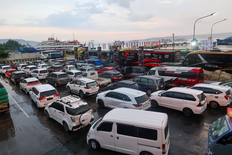 Penyeberangan Ketapang-Gilimanuk Diserbu Pemudik di Arus Balik H+7 Lebaran 2026