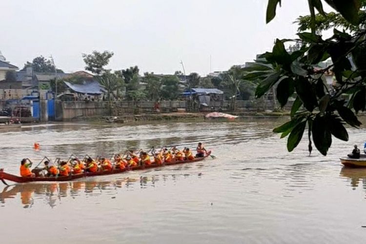 Tim Jakarta Paddle Club Ikut Festival Perahu Naga di Sungai Cisadane, Tangerang, Banten