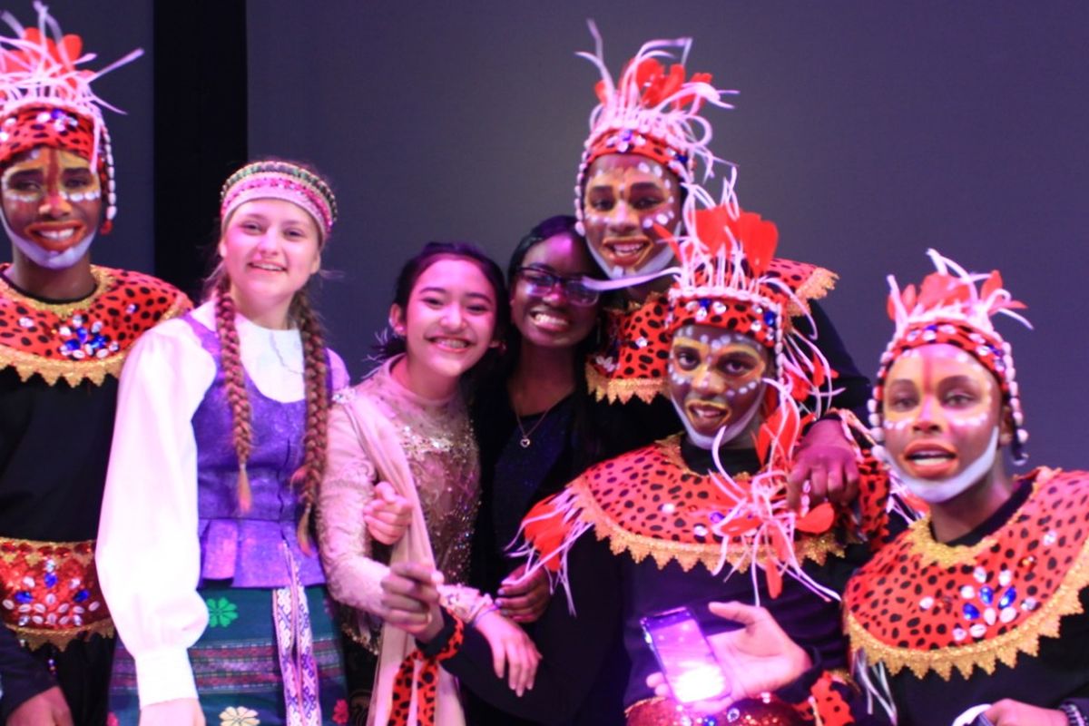 Siswi kelas X SMA Kesatuan Bangsa Billingual School Yogyakarta, Cinta Putri terpilih mewakili siswa Indonesia sebagai duta perdamaian dunia di ajang International Festival of Language and Culture (IFLC) 2019, di Amerika Serikat.