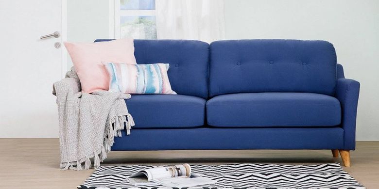 Model sofa Lawson sangat pas digunakan pada rung tamu yang juga merangkap sebagai ruang keluarga.