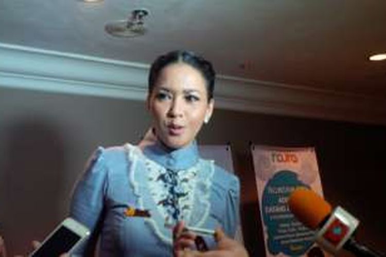 Artis musik Maia Estianty menghadiri launching buku pendidikan seks untuk anak di Hotel Grand Mahakam, di kawasan Blok M, Jakarta Selatan, Selasa (19/4/2016).