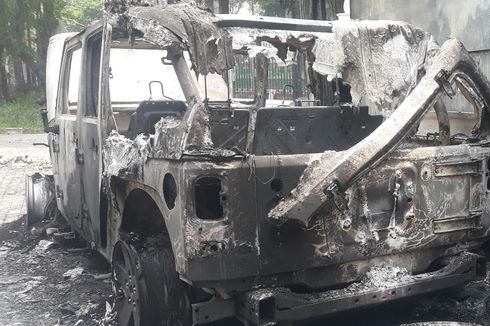 Mobil Rubicon Terbakar di Depan Lapangan Tembak Saat Demo Mahasiswa, Ini Cerita Pemiliknya