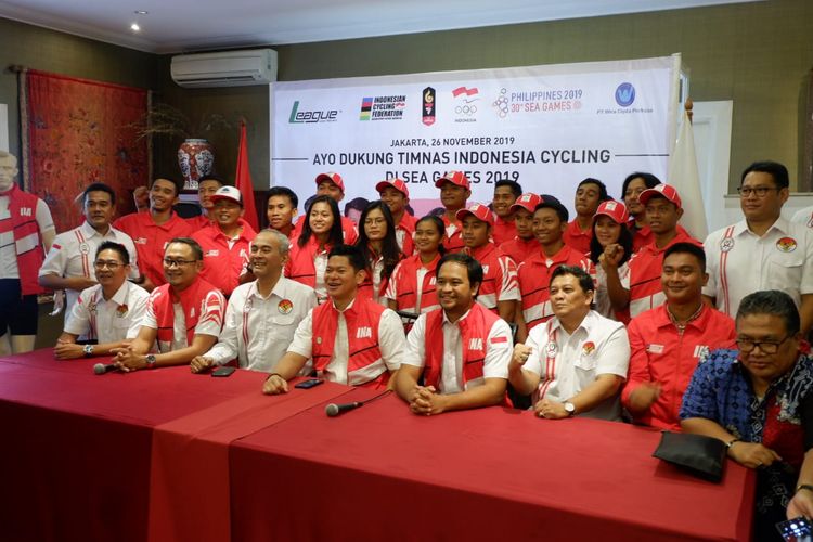 Pengurus Besar Ikatan Sport Sepeda Indonesia (PB ISS) menggelar acara pelepasan tim nasional balap sepeda ke SEA Games 2019, di Jakarta, Selasa (26/11/2019).