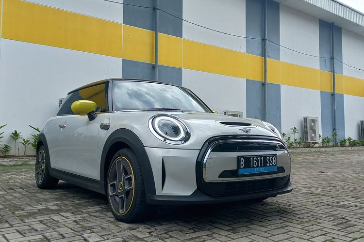 Mobil listrik MINI Electric