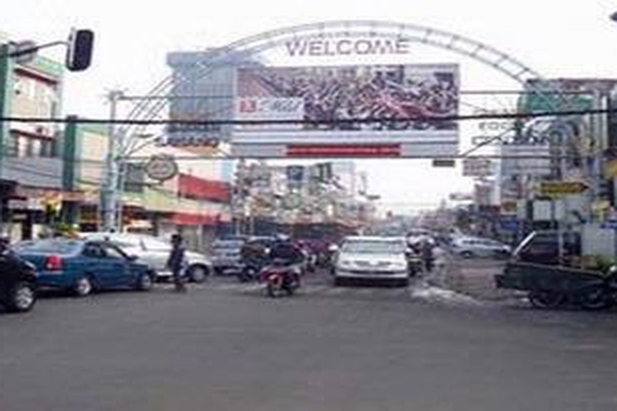 Ilustrasi: Dalam waktu dekat Jalan Sabang seperti ini akan dilarang. Demikian juga di depan Stasiun Cikini.