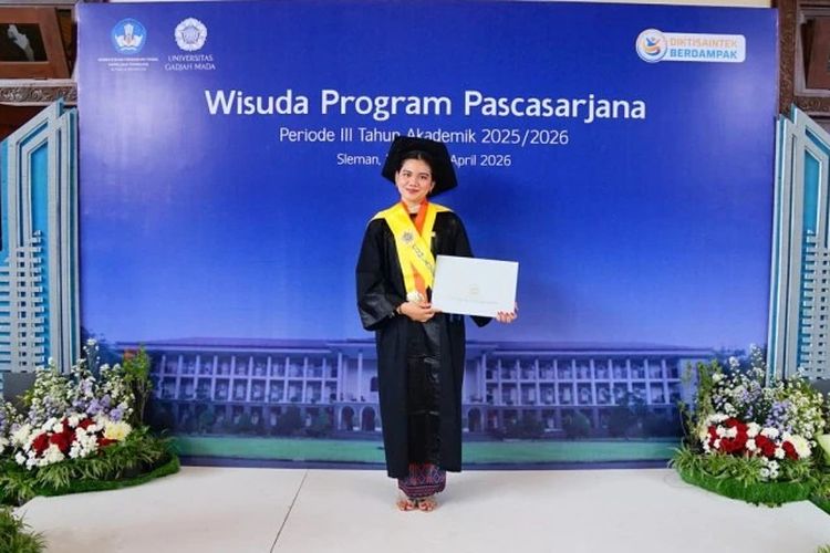 Strategi Tania Anastasya Lulus S2 Manajemen UGM Hanya 1 Tahun 1 Bulan