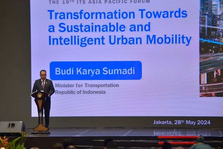 Menteri Perhubungan Budi Karya Sumadi dalam pembukaan The 19th Intelligent Transport System (ITS) Asia Pacific Forum 2024 di JCC Senayan, Jakarta, Selasa (28/5/2024). 