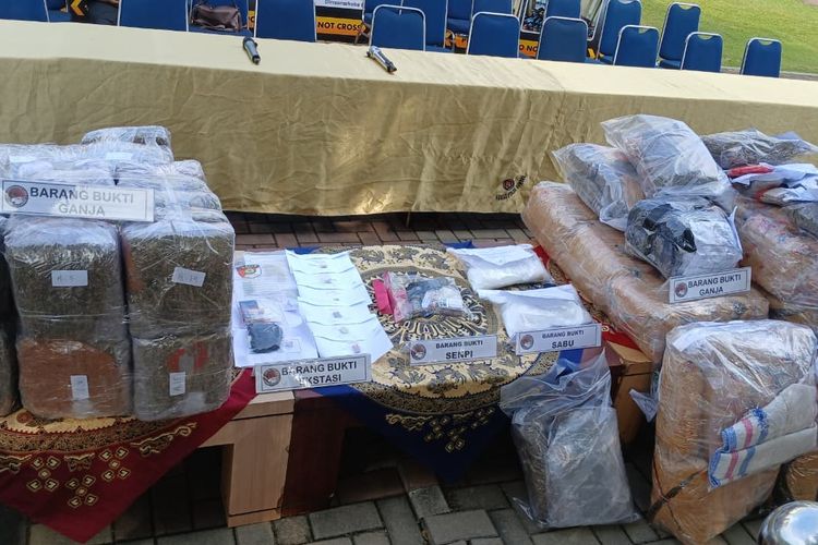 Kurir Ganja di Sumbar Main Kucing-kucingan, Lewat Jalan Tikus dan Bawa 20 Kg di Jok Motor