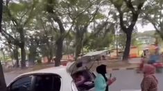 Viral Video Penjual Nasi Kuning vs Buroncong Rebutan Lapak di Hertasning, Camat Panakkukang Siapkan Sanksi Sita
