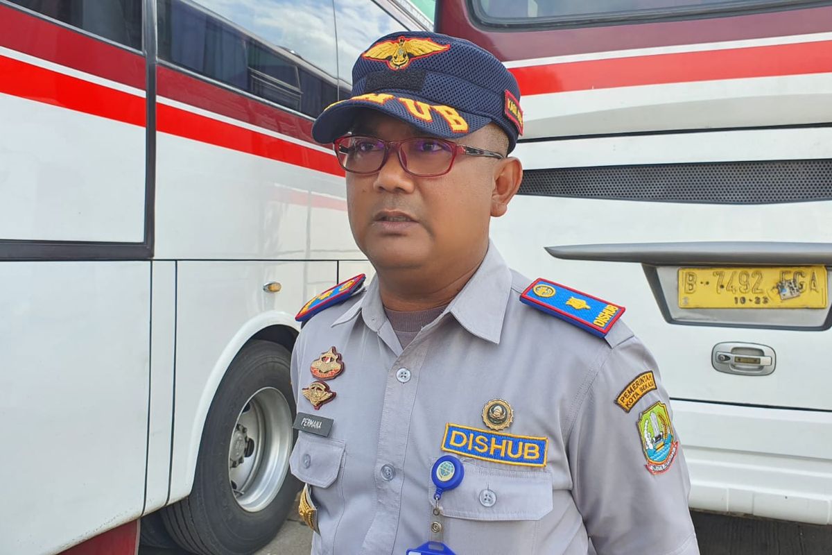 Kepala Seksi Angkutan Tidak Dalam Trayek (ATDT) Dishub Kota Bekasi, Permana Sidik, saat selesai menggelar ramp check di Terminal Induk Kota Bekasi, Selasa (4/4/2023).