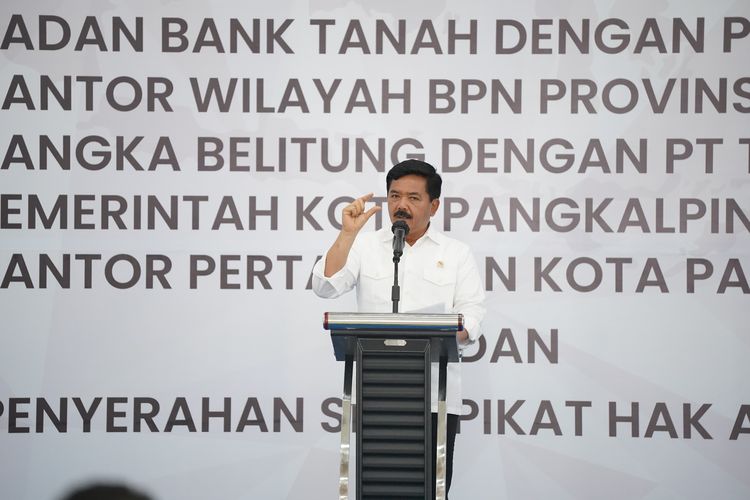 Menteri Agraria dan Tata Ruang/Kepala Badan Pertanahan Nasional (ATR/BPN) Hadi Tjahjanto saat berbicara di Graha Timah, Kota Pangkalpinang, Provinsi Kepulauan Bangka Belitung, Kamis (9/11/2023).