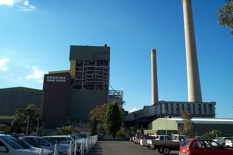 Eraring?s coal-powered station atau pembangkit listrik batu bara Eraring di Australia. Australia menunda penutupan pembangkit batu bara terbesar hingga 2029 demi menjaga pasokan listrik selama transisi energi.