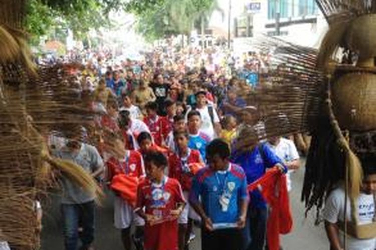 Tim Asad 313 Purwakarta (Garuda Muda) disambut warga Purwakarta setelah mewakili Indonesia di final dunia DNC 2014 di Sao Paulo Brazil. 