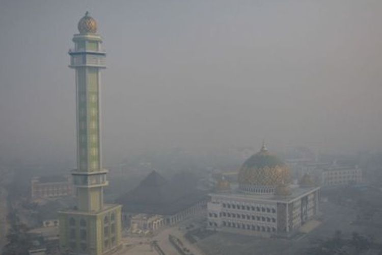 Gambar udara pusat kota Palangkaraya. Menurut AirVisual.com, polusi udara di kota itu 20 kali lipat di bawah ambang batas normal. 