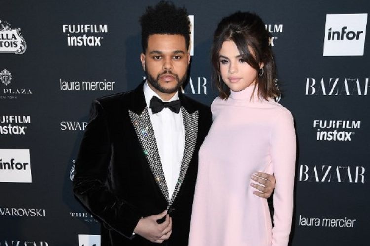 The Weeknd dan Selena Gomez menghadiri menghadiri acara Harpers BAZAAR Celebration of ICONS By Carine Roitfeld di The Plaza Hotel, New York City, pada 8 Septembar 2017.