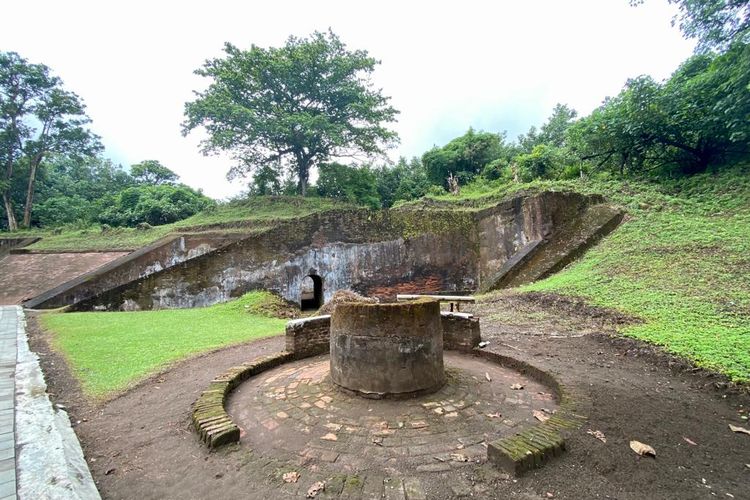 Bagian dalam kawasan Benteng Pendem Cilacap, Jawa Tengah. 