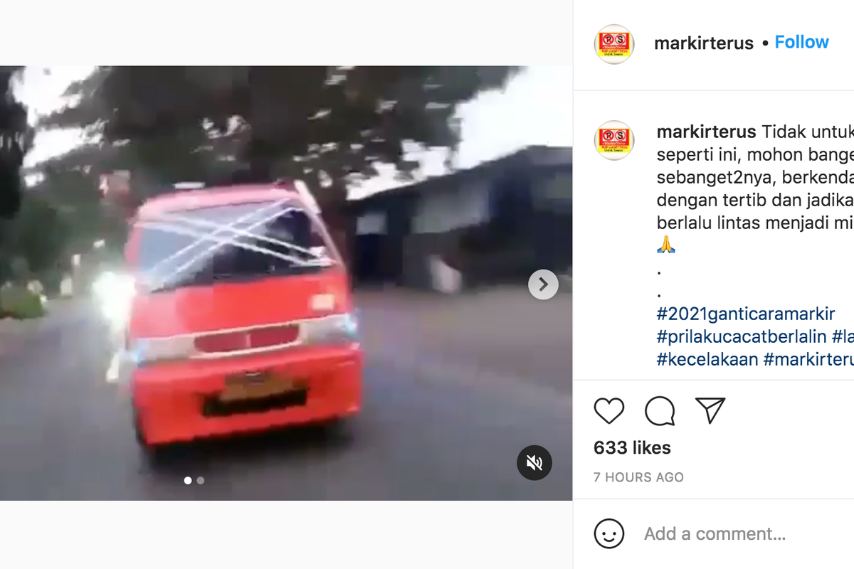 Sebuah video viral di media sosial menggambarkan mobil angkot yang mengalami tabrakan terjadi di Cianjur, Selasa (6/4/2021). 