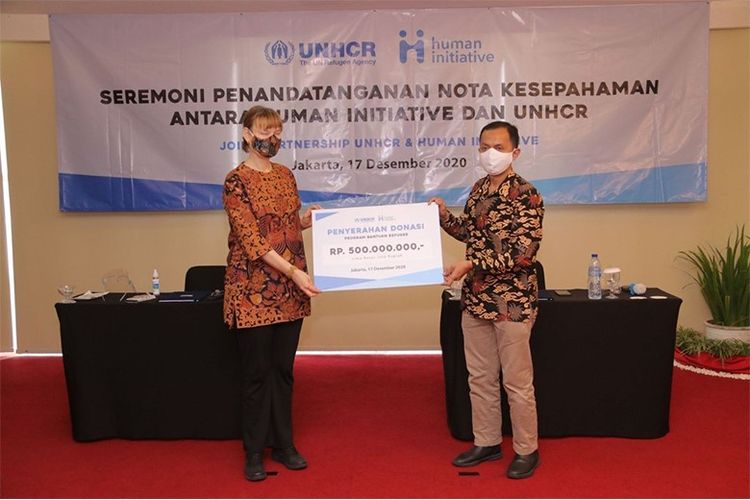 MoU signing ceremony and donation handover between Human Initiative and UNHCR 