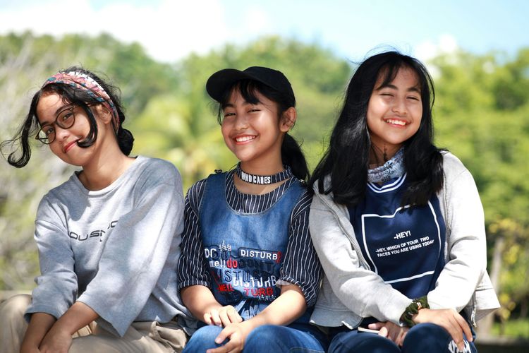 Anak Remaja Mulai Mandiri, Begini Seni Mendampingi Tanpa Mengekang