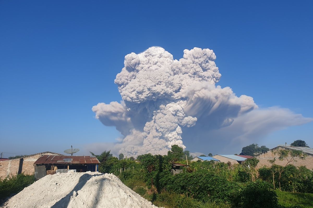 k160-19 02032021 Gunung Sinabung Kembali Luncurkan Awan Panas Beruntun Sejauh 5.000 Meter