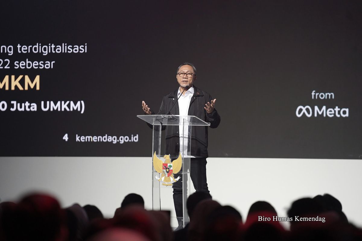 Menteri Perdagangan (Mendag) Zulkifli Hasan (Zulhas) saat menjadi pembicara kunci pada WhatsApp Business Summit, di Ritz Carlton Pacific Place, Senayan, Kebayoran Baru, Jakarta, Rabu (1/11/2023).

