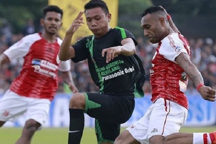 Pertandingan leg pertama babak 32 besar Piala Indonesia antara Persidafo Gorontalo vs Persipura Jayapura di Stadion 23 Januari Telaga, Kabupaten Gorontalo, Senin (28/1/2019). Pertandingan berakhir dengan kemenangan 1-0 untuk Persidago.