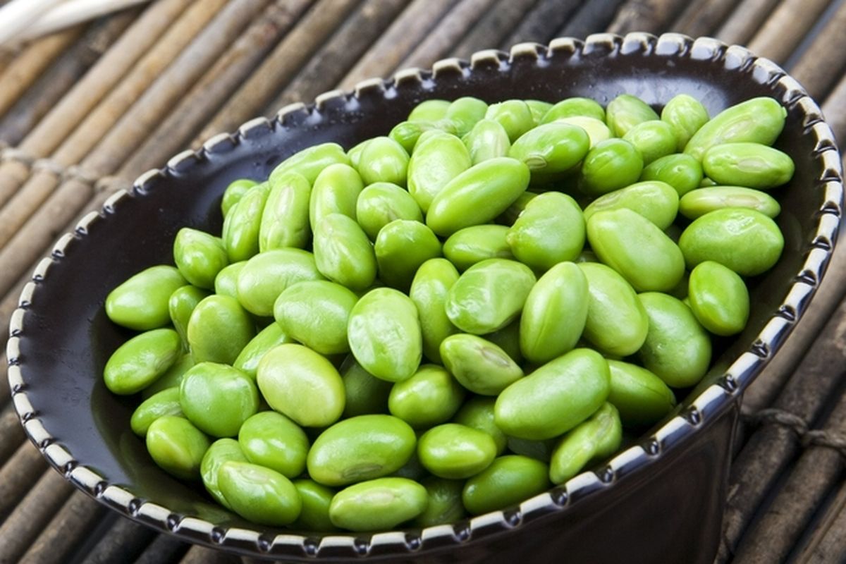 Ilustrasi edamame yang sudah dikupas. 