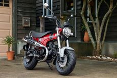 Motor Mini Bergaya Retro Honda Dax 125 Meluncur