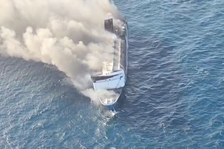Update Kebakaran KM Mutiara Sentosa 2 di Sumenep, 236 Korban Dievakuasi, 5 Orang Meninggal Dunia