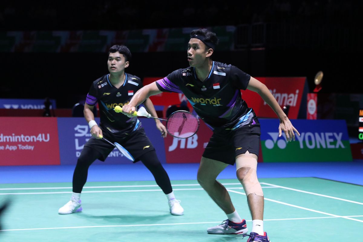 Aksi ganda putra Indonesia, Leo Rolly Carnando/Bagas Maulana, dalam ajang bulu tangkis Japan Open 2024 yang berlangsung di Yokohama Arena pada 20-25 Agustus 2024.