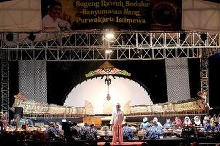 Festival Banyumasan dihelat di Kota Purwakarta, Jawa Barat, Sabtu (16/1/2016) malam, untuk menciptakan ruang persaudaraan Sunda dan Jawa yang lebih luas.