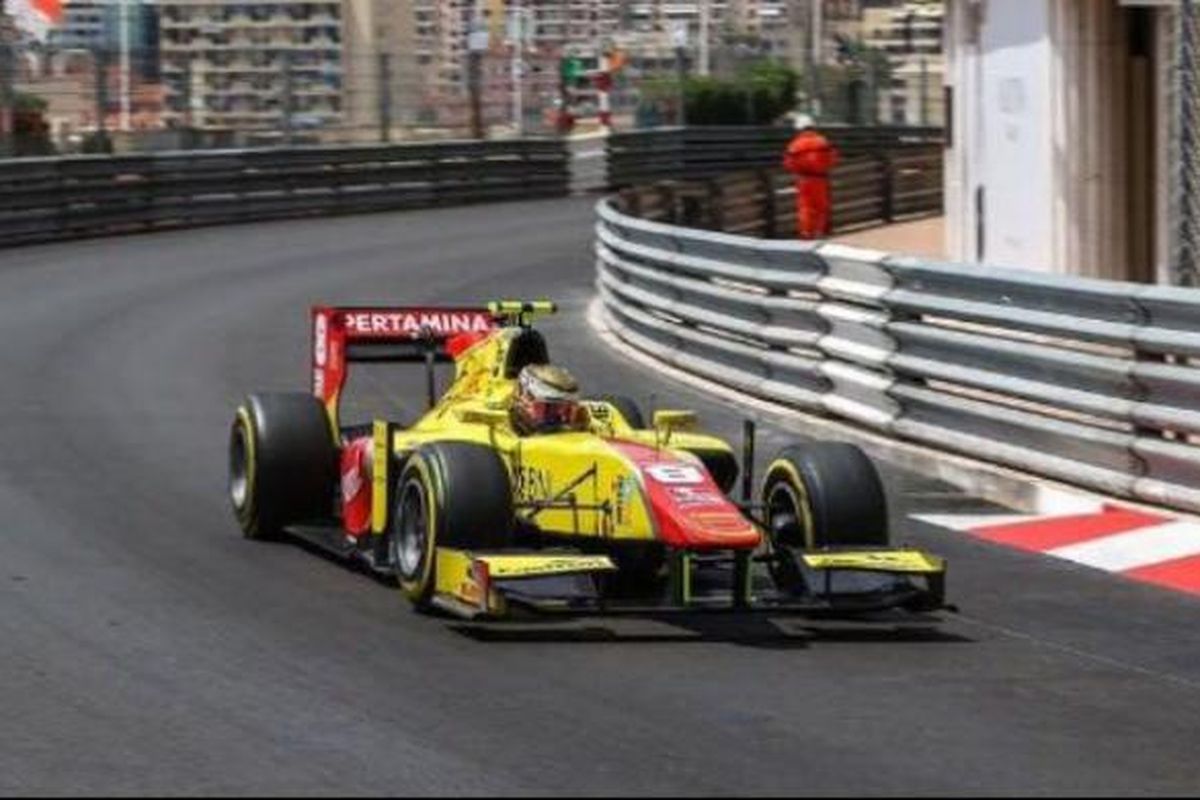 Pebalap Pertamina Campos Racing asal Indonesia, Sean Gelael, memacu motornya di sirkuit jalan raya di kota Monte Carlo, Monaco, Kamis (26/5/2016).