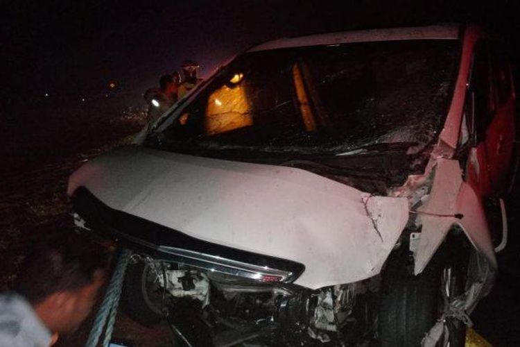 Ahmad Hanafi Rais mengalami kecelakaan lalu lintas beruntun di Tol Cipali KM 112.900 tepatnya di Subang 
