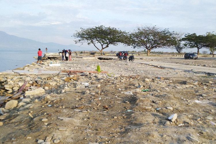 Pasca tsunami, pesisir teluk Palu yang rata  disapu gelombang, Kamis (29/11/2018).