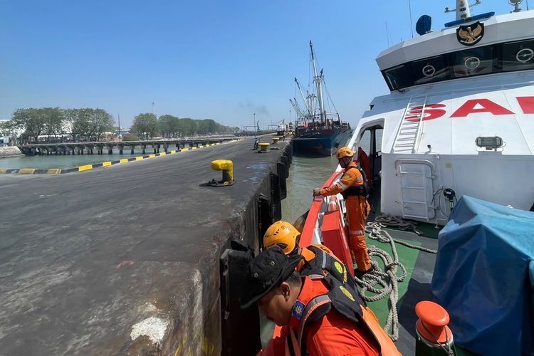 Tugboat Tenggelam di Bawean Gresik, 8 ABK Masih Dicari