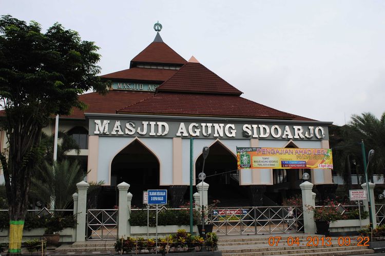 Foto : Masjid Agung Sidoarjo, Punya Sumur Tua yang Tidak Pernah Kering