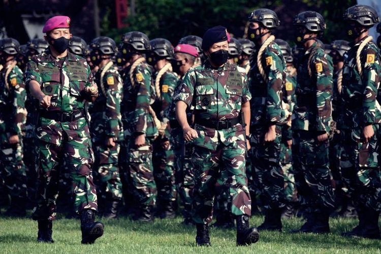 Sebanyak 815 orang yang telah lolos seleksi penerimaan prajurit resmi mengikuti Pendidikan Pertama Bintara (Dikmaba) TNI Angkatan Laut Angkatan XLII gelombang 1 tahun 2022.