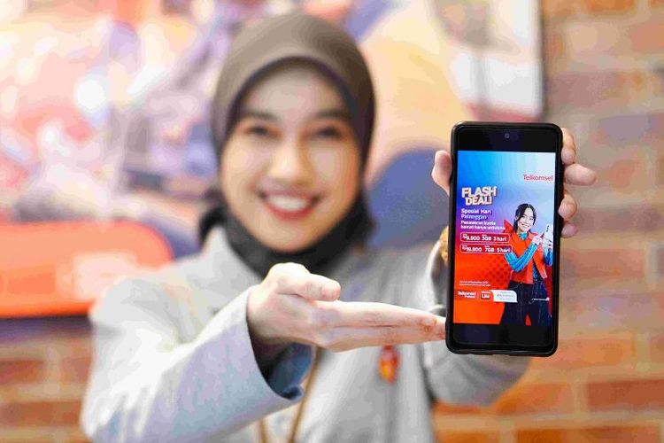 Sebagai wujud nyata dari semangat tanpa henti melayani dari hati, seluruh akses ke berbagai titik layanan pelanggan Telkomsel tersedia 24/7, mulai dari GraPARI, Call Center 188, MyTelkomsel, asisten virtual Veronika, media sosial, sampai dengan mitra outlet. 